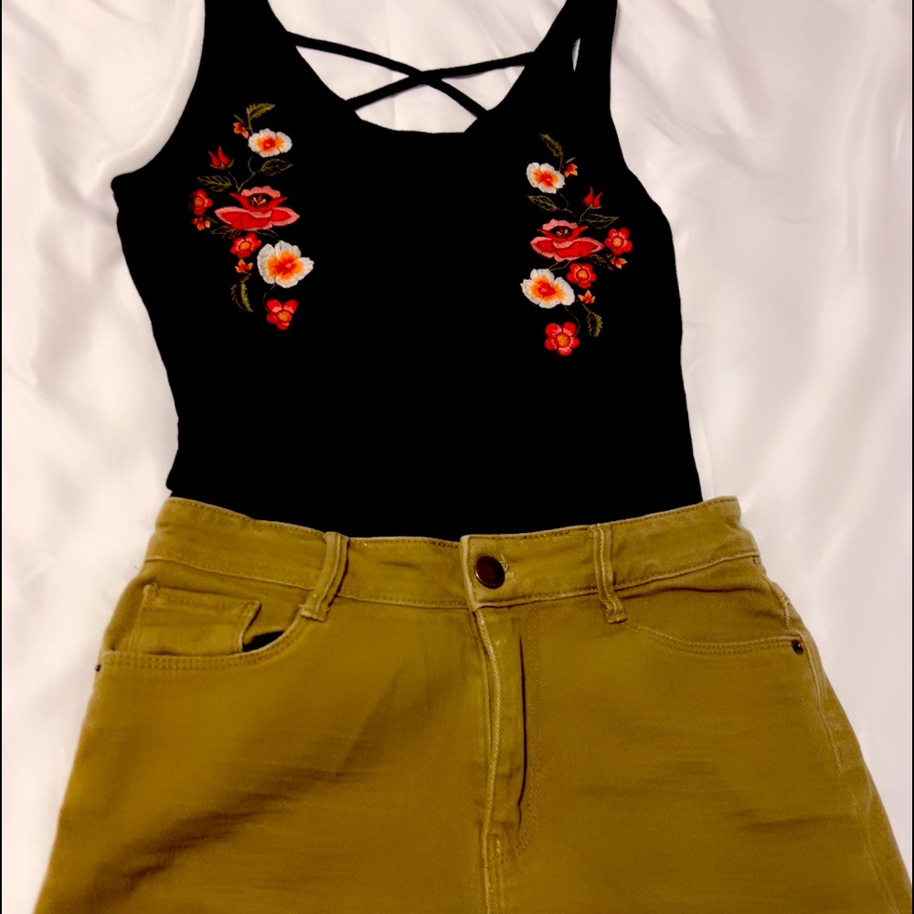 Hollister top set. Size small. Hollister brand.